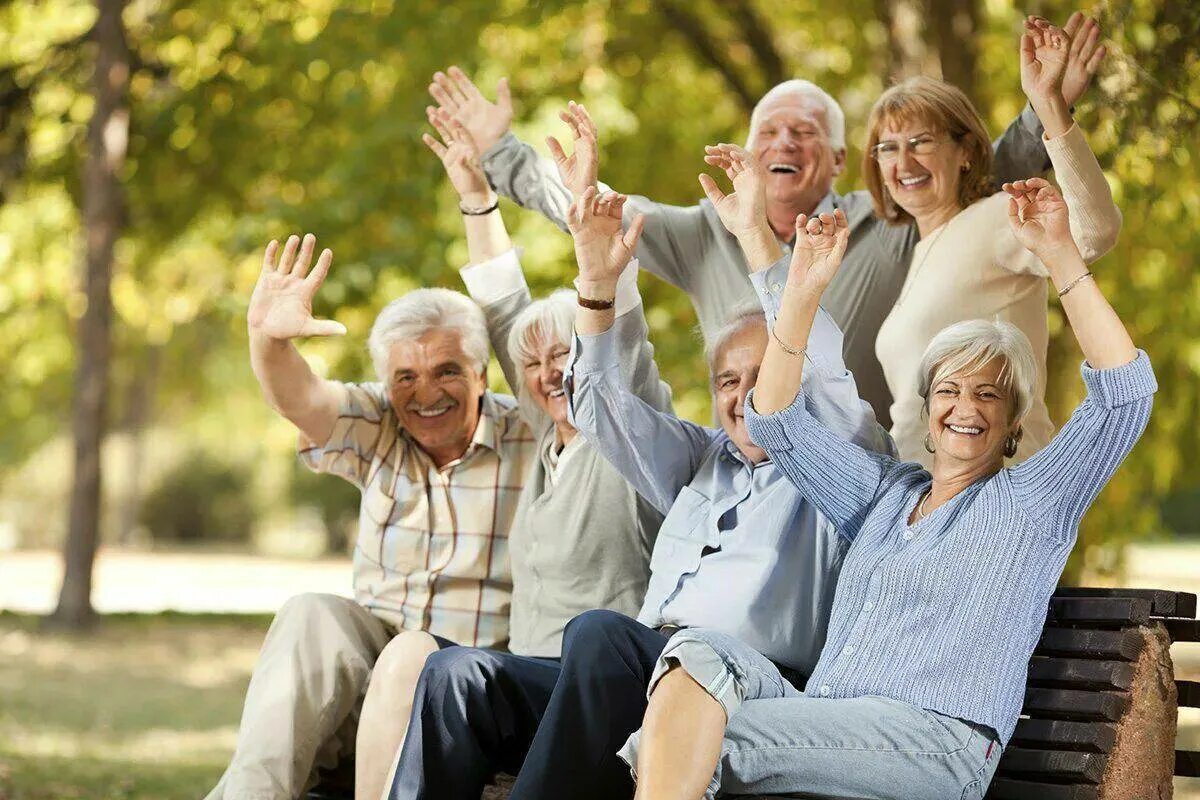 Старшие долголетие. Пожилые люди. Счастливые пожилые. Счастливые пожилые люди. Пенсионеры.