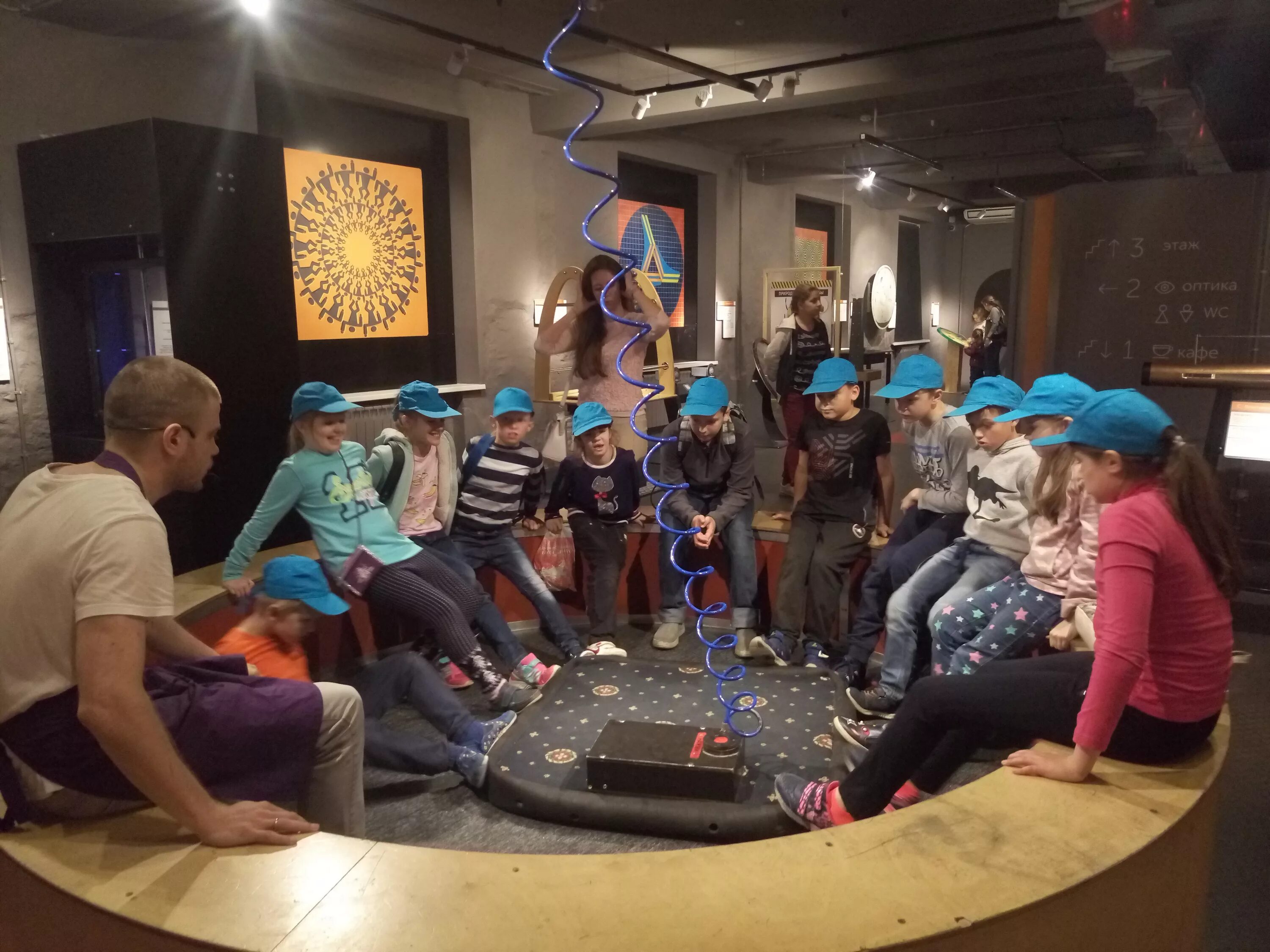 Музей экспериментаниум москва. Музей экспериментариум в москве на соколе. Музей на соколе эксперементариум. Музей физики в москве экспериментариум. Музей экспериментарий москва.