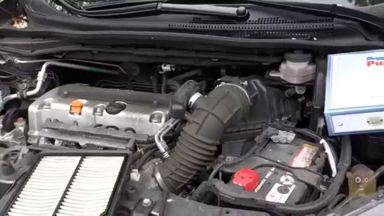Фильтр воздушный хонда срв 3. Фильтр воздушный Хонда СРВ 2.4. Фильтр воздушный Хонда СРВ 1.5. Воздушный фильтр двигателя на Honda CRV 4. Air Filter Honda CR-V 2014.