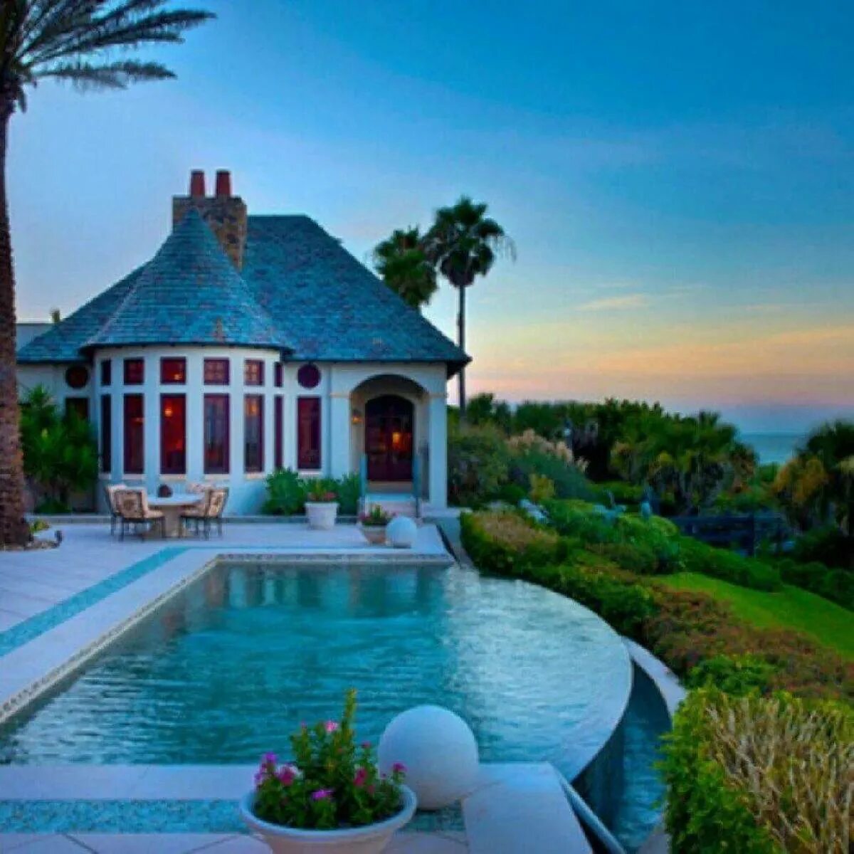 Тверия виллы. Дом с бассейном и садом. Красивый домик. Красивые дома.