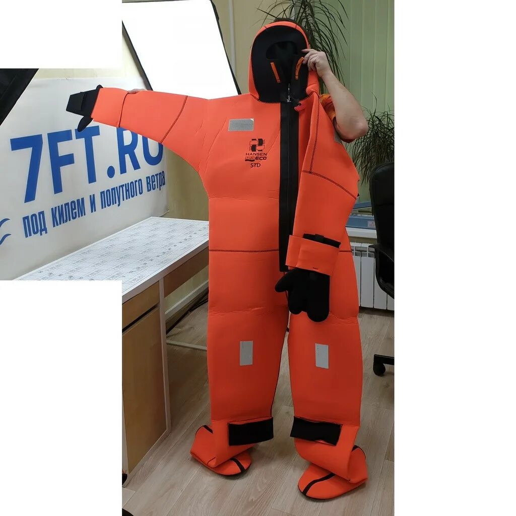 Спасательный костюм красный Hansen Protection Sea Eco STD solas. Гидрокостюм спасателя ГКС-2. Гидрокостюм спасательный ГКС 1. Спасательный костюм Helly Hansen.