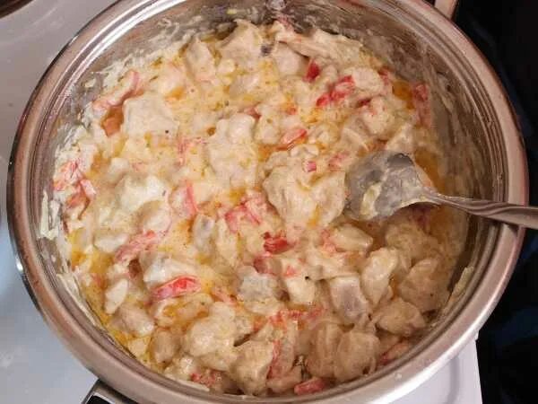 Куриное филе в соусе в мультиварке. Курица в сливках в мультиварке. куриные филе в сливках в мультиварке. курица в сливочном соусе в мультиварке. куриные грудки в мультиварке.