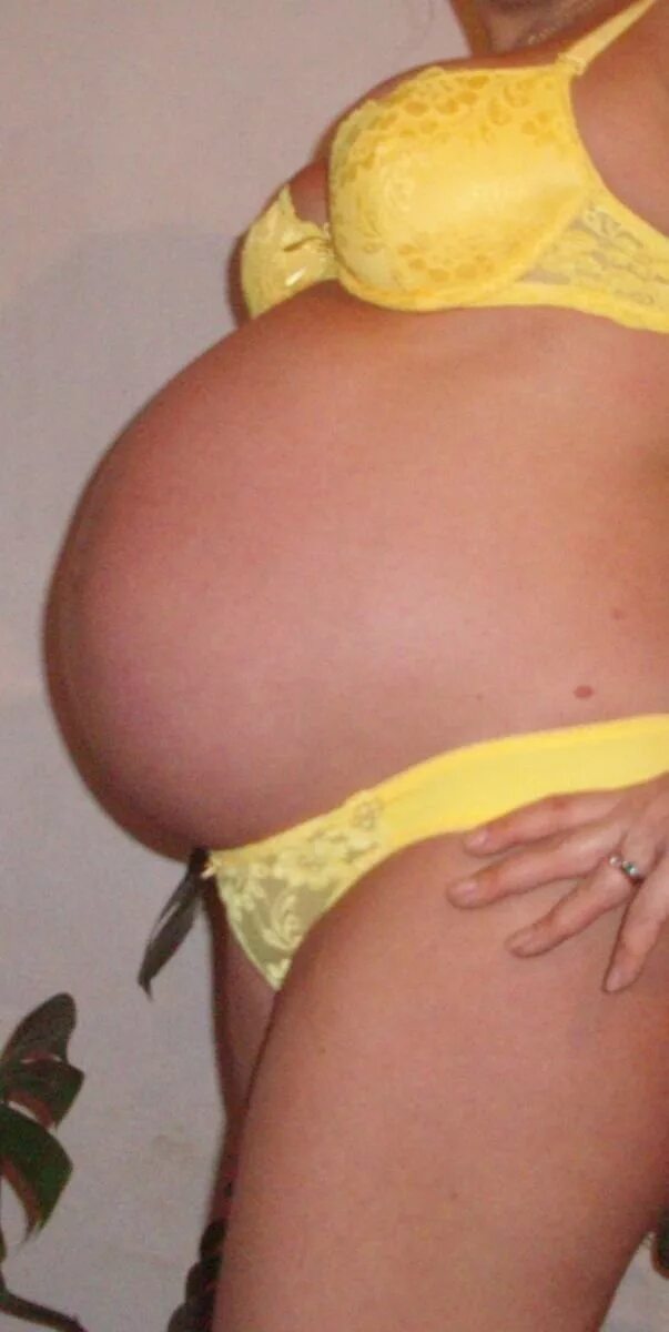Экватор беременности. 36-37 Недель беременности. Молозиво на 37 неделе беременности. 37 Неделя пузик. 37 Полных недель беременности.