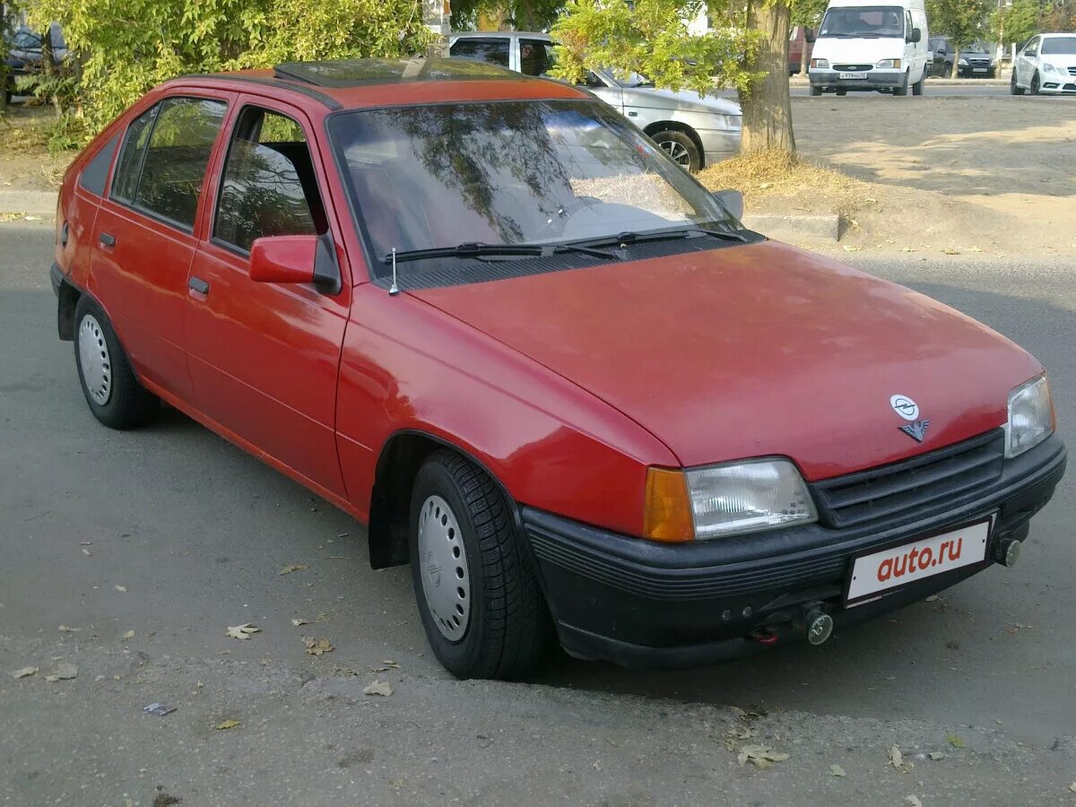 Продам хэтчбек. Opel Kadett 1.3 МТ 1986. Опель кадет е 1986. Опель кадет 1. Опель кадет 1986 хэтчбек.