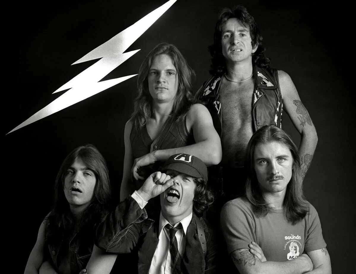 Слушать музыку рок групп. AC/DC группа 1976. Рок группа АС ДС. Группа AC/DC молодые.