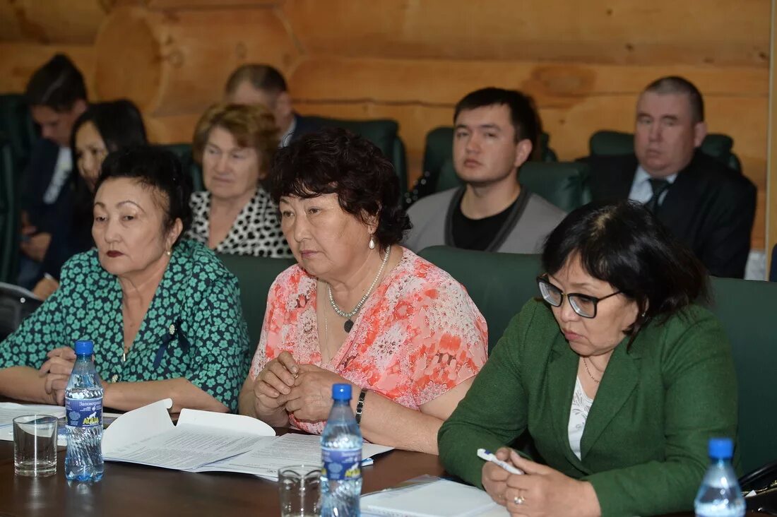 Соревнования горно алтайск. Соревнования в республике алтай. Соревнования по горным лыжам. Алтайцы в горно алтайске. Лыжня россии республика алтай.