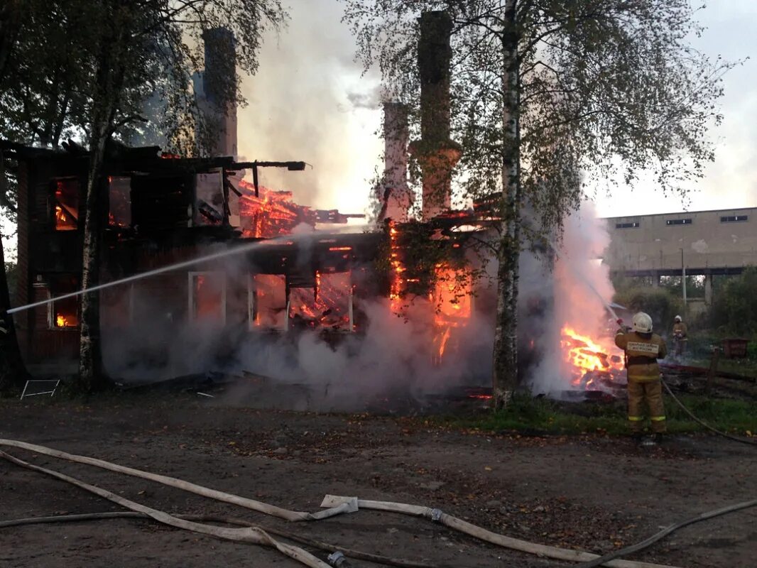 Пожар в малой Вишере. ЧП 53 малая Вишера. ,Дом пожарные малая Вишера. Большая Вишера Новгородской области. Погода малой вишере новгородской области