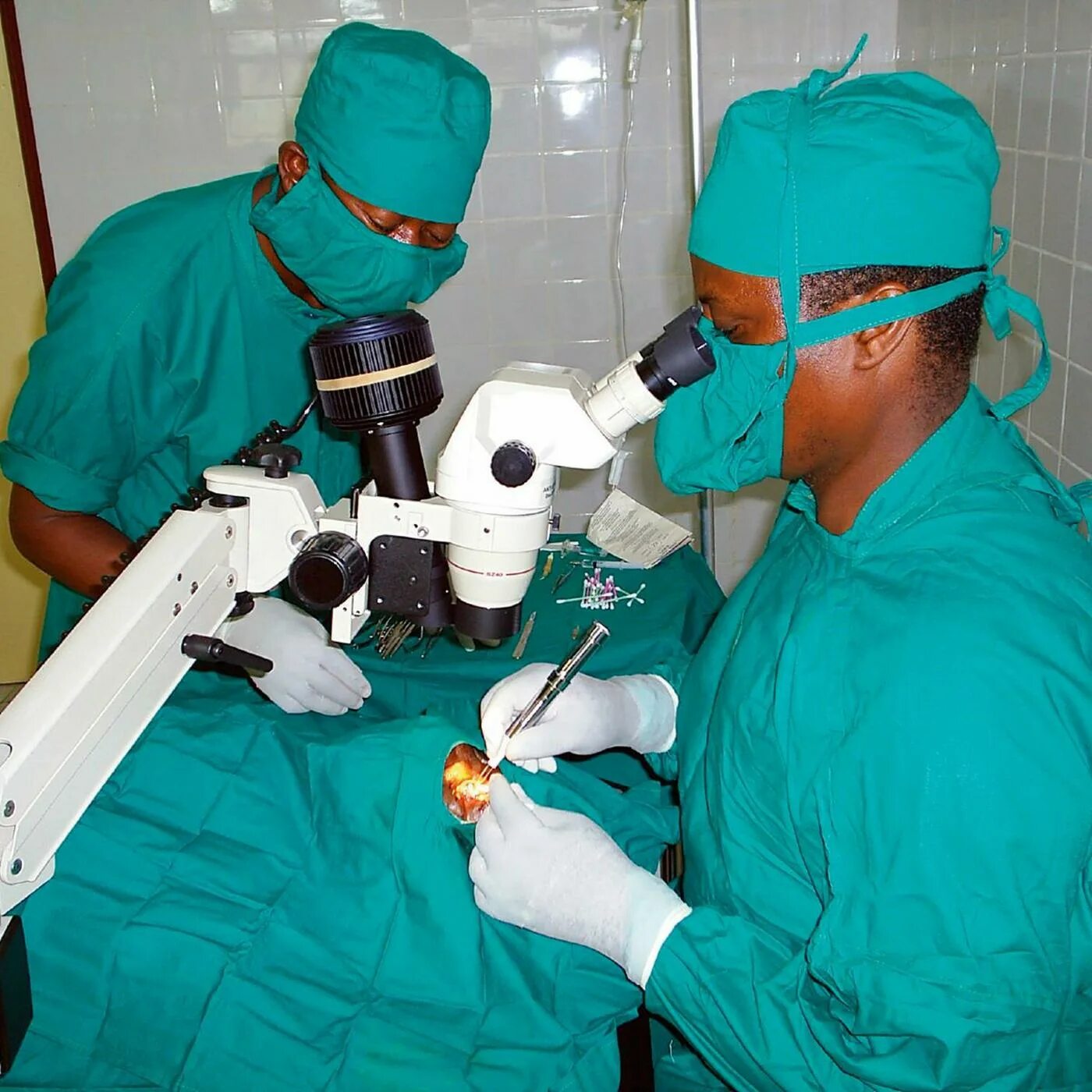Операция катаракты глаза. Хирургические операции на катаракту.