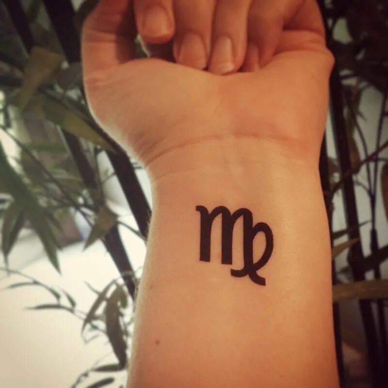 Тату знак зодиака дева для девушек. Татуировка дева знак зодиака. Тату знак зодиака дева для мужчин. Тату дева. Тату со знаком зодиака дева.