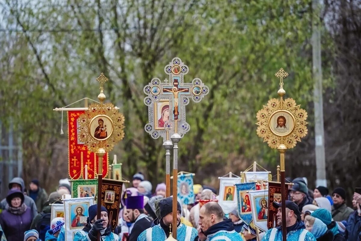 Крестный ход креста. Крестный ход с Калужской иконой Божией матери в Товарково 2023 года. Крестный ход Казанской Божьей матери. Крестный ход Тверь 2023. Крестный ход в Твери 4 ноября 2022.