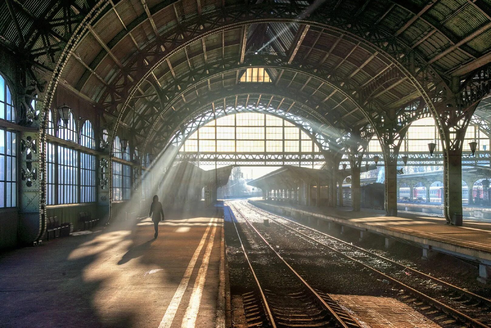 Re station. Витебский вокзал Санкт-Петербург. Витебский ЖД вокзал в Санкт-Петербурге. Железнодорожный вокзал Санкт Петербург Витебский вокзал. Витебском вокзале в Санкт-Петербурге.