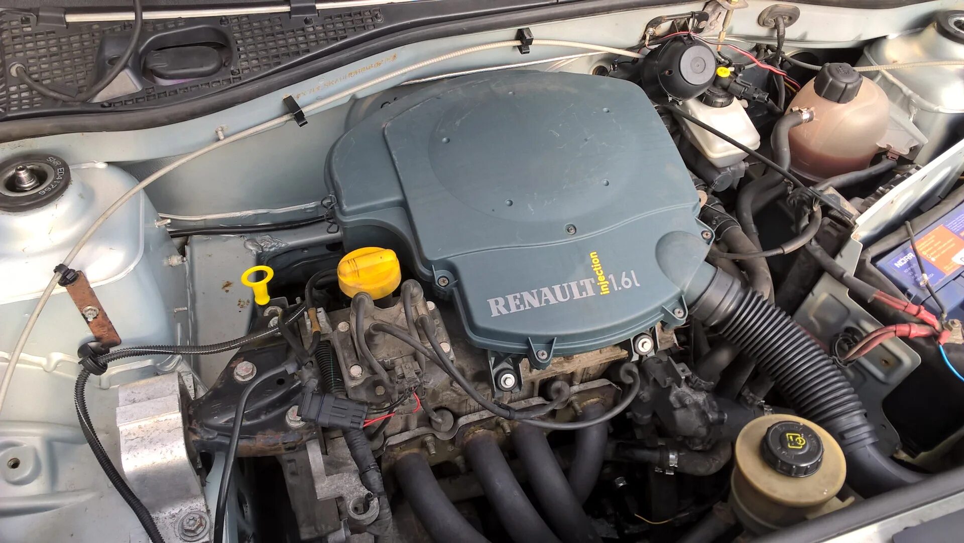 6 8. Рено логан 1 двигатель. Рено логан 1 двигатель. Мотор рено логан 1. Двигатель логан 1.