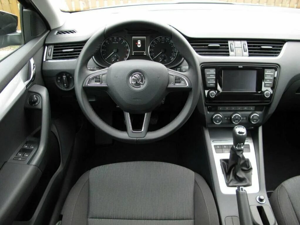 Skoda octavia a7 салон. Skoda octavia a7 комплектации. škoda octavia 2017 салон. шкода октавия а7 рестайлинг салон. шкода октавия ambition.