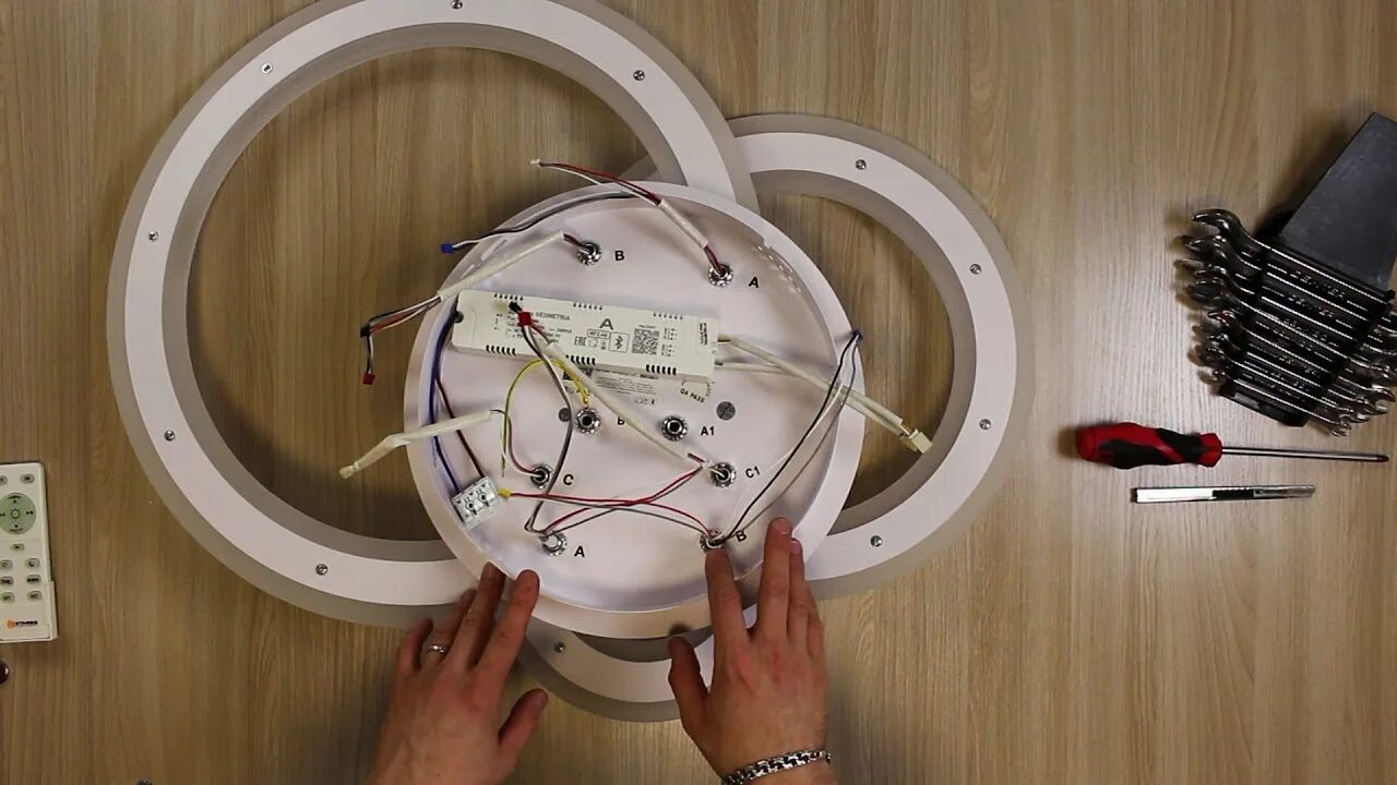 Инструкция сборки светодиодной люстры. Triplex Round 108w. Люстра с/д с п/у estares Geometria Triplex Round 108w. Сборка светодиодной люстры. Сборка светодиодной люстры с пультом