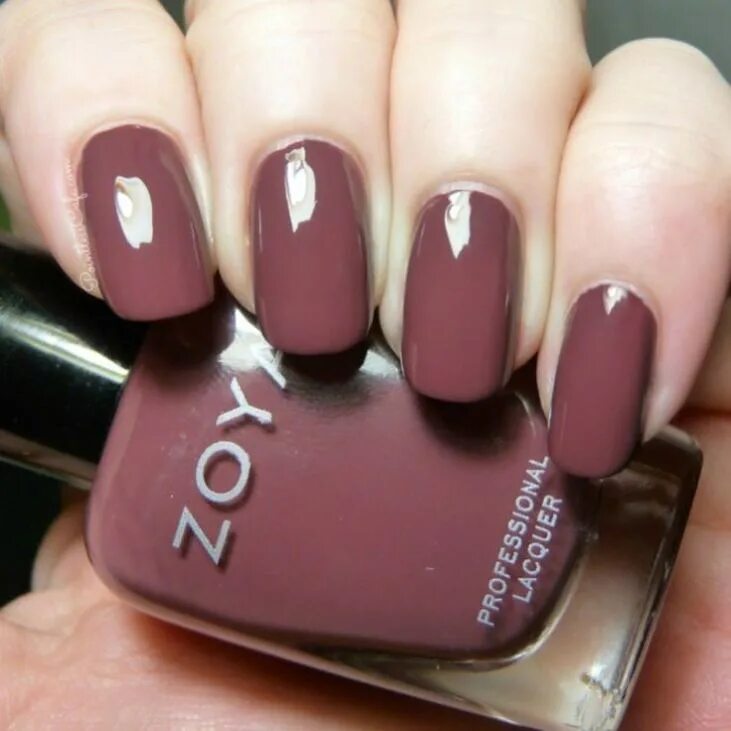 Модные лаки для ногтей. Малиновые ногти. Модные лаки для ногтей. Цвет ногтей. Маникюр цвета.