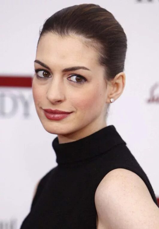 джоли 4. деми мур 1992. знаменитости скорпионы. актриса анджелина джоли фото. знаменитости скорпионы женщины.