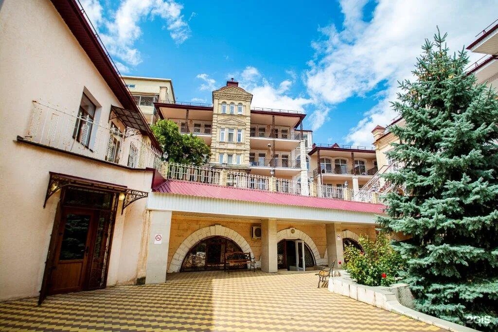 Пятигорск здравницы. Пятигорск бульвар гагарина 19 санаторий. пятигорская клиника санаторий. санаторий фмба пятигорск. пятигорская клиника фмба.