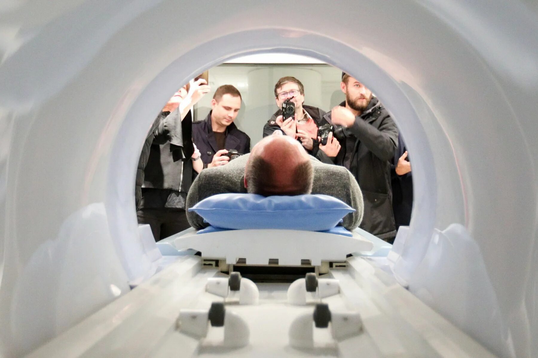 День мрт. Мрт время. Мрт на белом фоне. День мрт. День мрт.