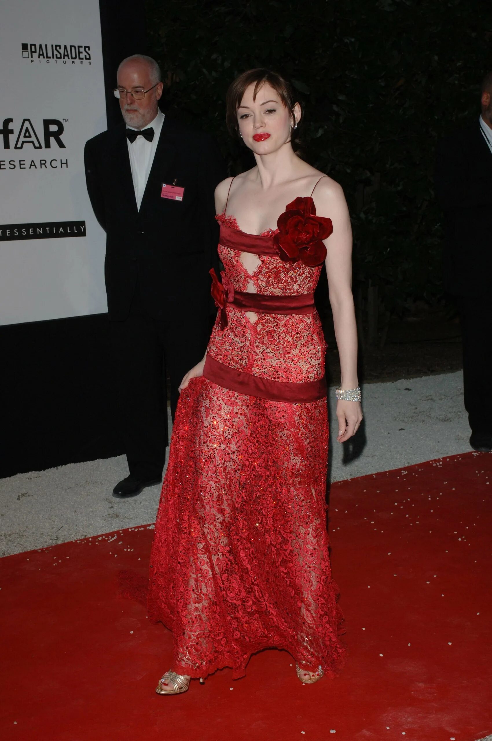 Роуз макгоуэн 1998. Rose mcgowan 1998. Наряд роуз макгоуэн 1998. Роуз макгоуэн mtv 1998. Роуз макгоуэн 1998.