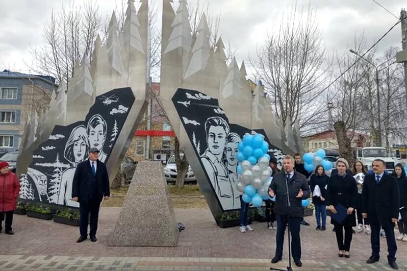 Город советский парк. Г Советский ХМАО-Югра. Город Советский ХМАО парк. Сквер Советский ХМАО. Памятник первопроходцам Советский ХМАО.