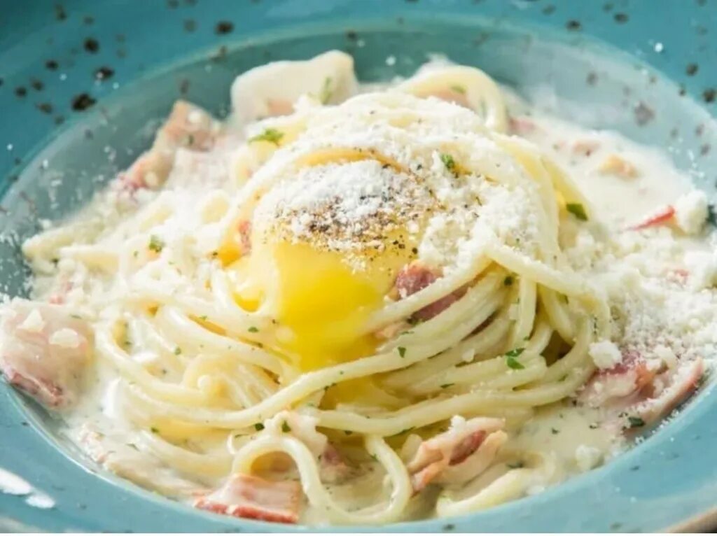 соус карбонара с беконом. карбонара белькович. соус карбонара с беконом. паста карбонара. соус карбонара с беконом.