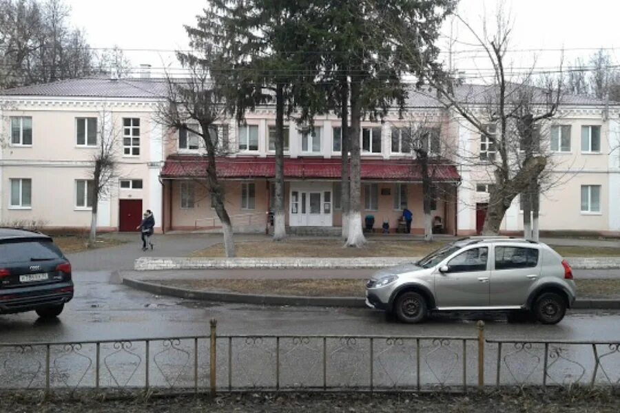 Детская поликлиника брянск советский район. Городская больница 2 брянск володарский. Брянская городская детская поликлиника 2. Брянская областная детская больница. Дети в поликлинике.