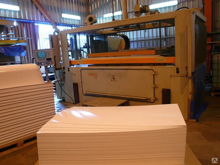 Линия для производства акриловых герметиков. Акриловые ванны склад. Производство литьевого акрила. Акриловое производство. Акриловое производство.