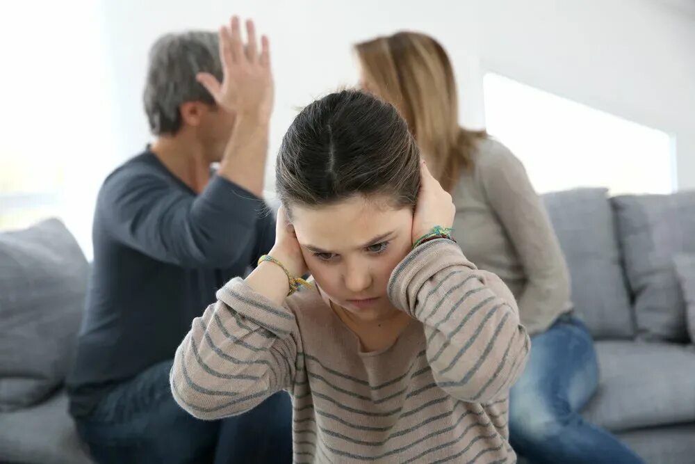 Проблемы в отношениях с мужем. Конфликт в семье. Ссора в семье. Ссора родителей. Родители ругаются.