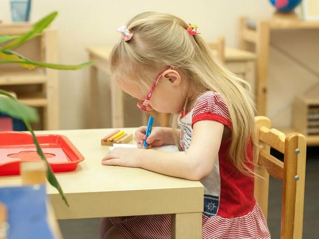 Чтение для детей. Писающий мальчик. Современные игры для детей. Как научить ребенка усидчивости. Конструктор для детского сада.