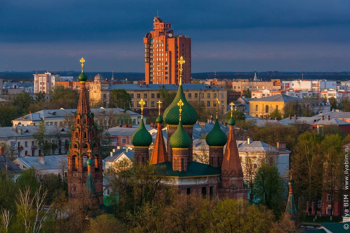 Нижний поселок ярославль. Ярославль современный город. Ярославль набережная стрелка. Главная достопримечательность ярославля. Ярославль богатый город.