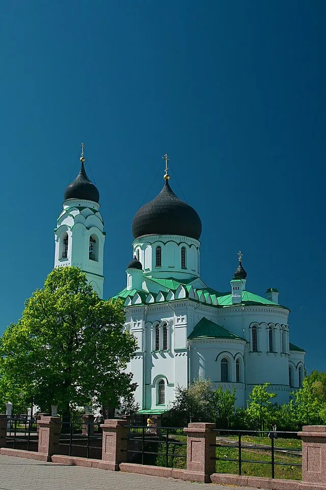 Церковь в ломоносове. Храм архангела михаила в ломоносове.