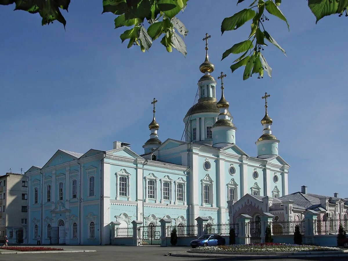 Фото рядом тамбов. Спасо-преображенский монастырь тамбов. кафедральный собор тамбов. свято преображенский собор тамбов. спасо-преображенский кафедральный собор.
