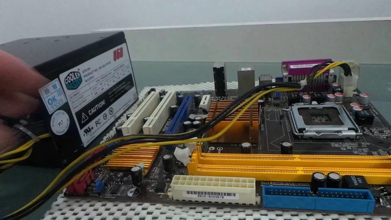 Блок питания к материнской плате gigabyte. Подключение блока питания к материнской плате asus. подключить блок питания к материнской плате gigabyte. подключить блок питания к материнской плате asus. подключаем к материнке блок питания..