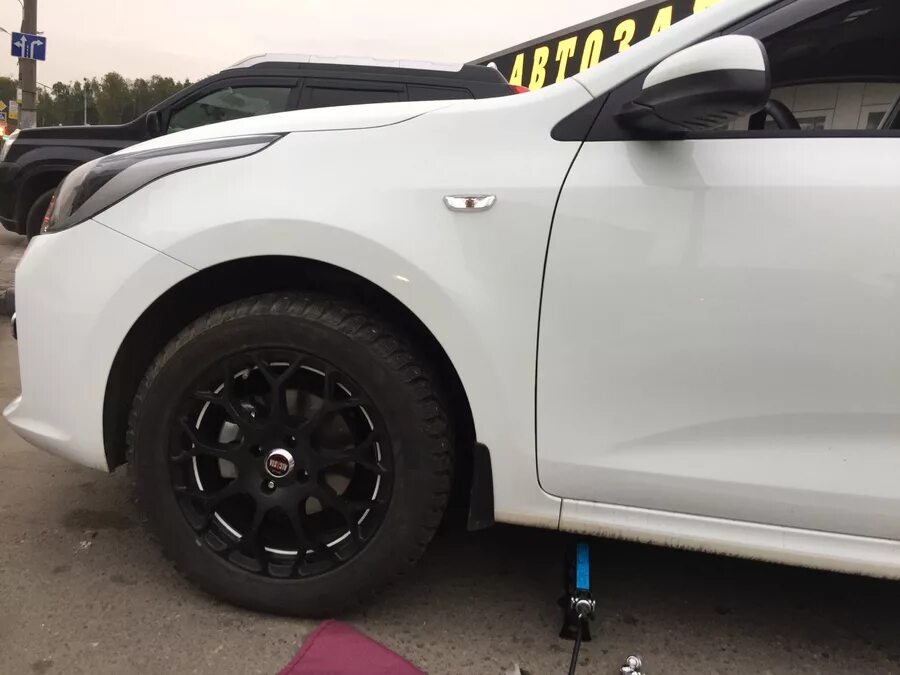 Шины на рио 3. Резина 205/60 r16 на киа рио 3. kia rio 205 65. 195 65 16 на киа рио. kia rio x line 195/65 r15.