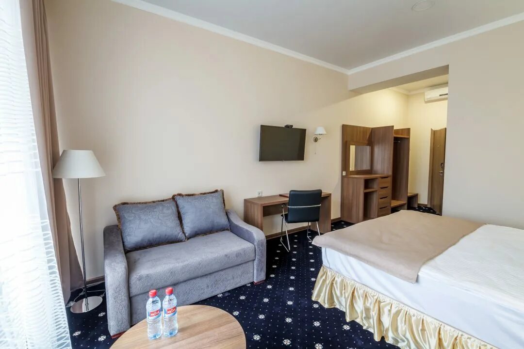 Hotel central махачкала. Гостиница центральная махачкала. Централ сити отель махачкала. Централ махачкала. Гостиница централ махачкала.