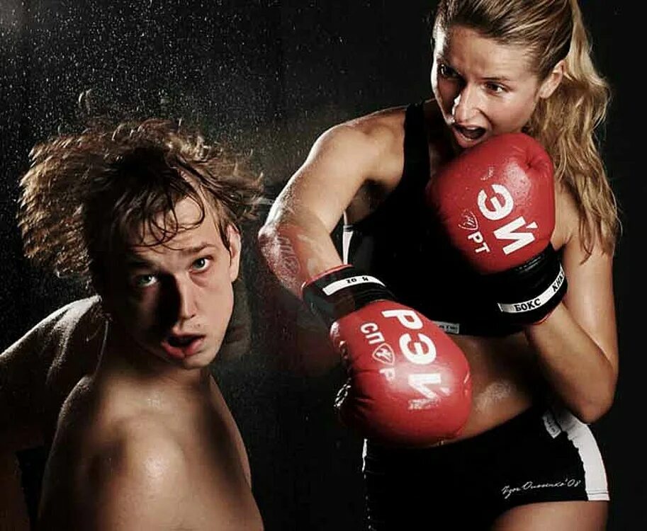 Женский бокс. Мужчина и женщина бокс. Женская борьба, бокс. Кикбоксинг девушки. Бокс мужчина против женщины.