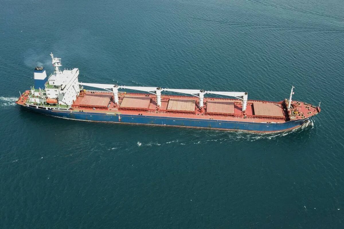 Сухогруз с зерном. Балкер 50 тысяч тонн. Российский сухогруз. 2 судна столкнулись. Китайский сухогруз.