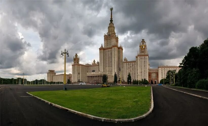 Площадь мгу. МГУ главное сталинская высотка. Мичуринский проспект МГУ. Сталинская архитектура Москвы МГУ. Проспект Вернадского МГУ.