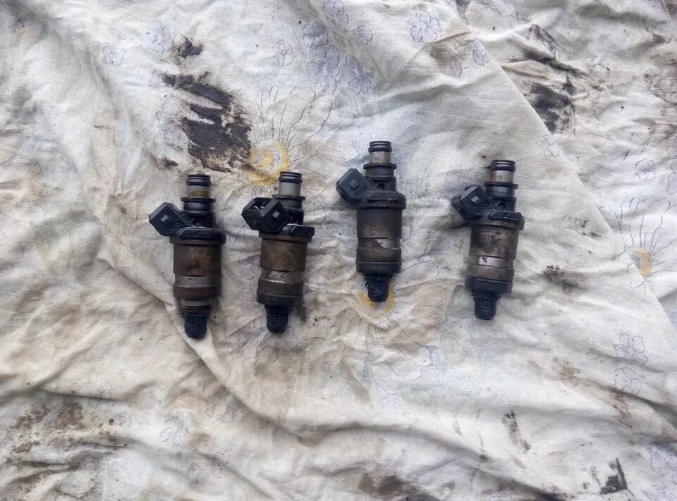 блок инжекторов на cb1300. форсунки honda civic d15. инжектор хонда. инжектор хонда. блок управления honda cb1300.