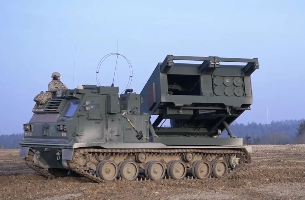 Mlrs 270. Рсзо м270 mlrs. Mlrs 270. Американская рсзо м270. Mlrs 270 рсзо.