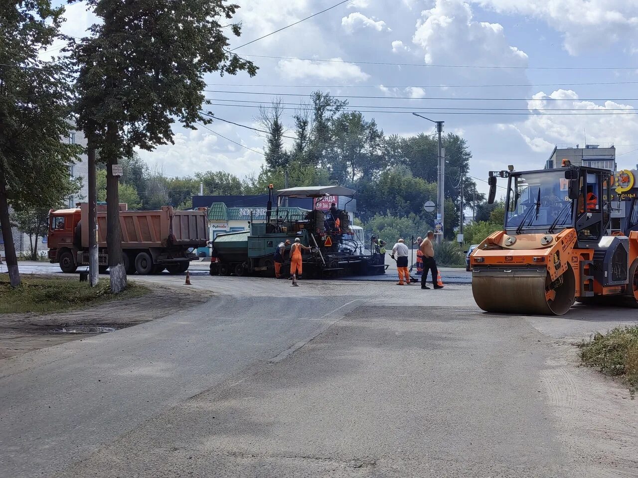 Дорожная техника. Ремонт трассы. Фрунзе ремонт дорог. В Волжском отремонтируют тротуары.