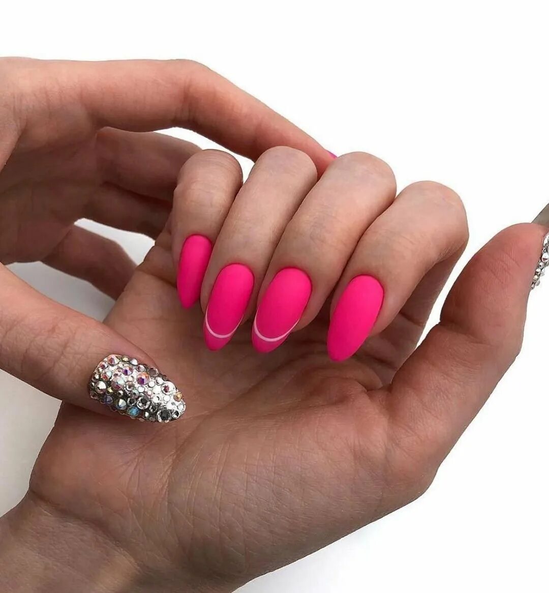 Ярко розовые ногти. Яркие розовые ногти. Розовые матовые ногти. Яркий розовый маникюр. Розовый ногти на руках