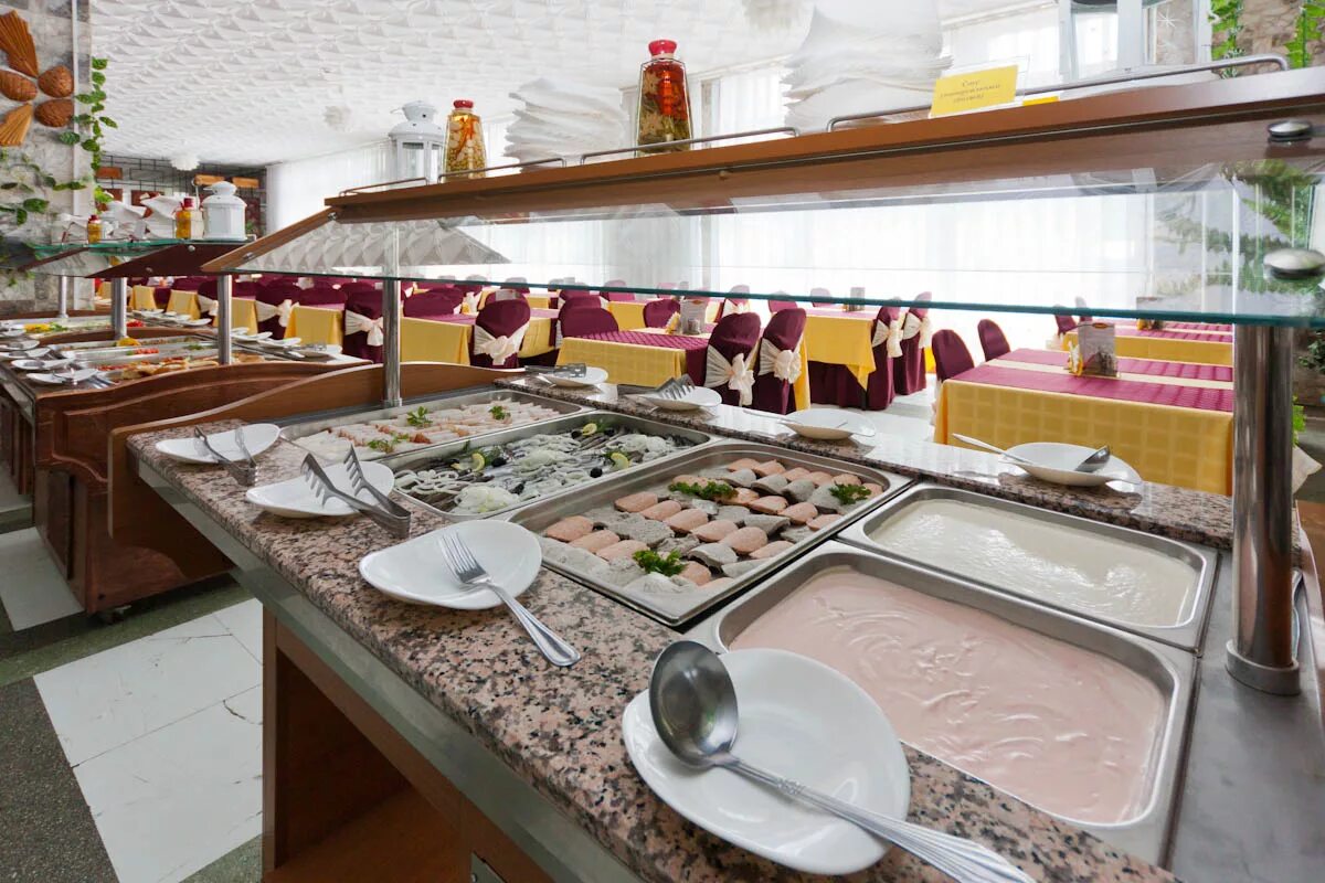 пансионат приветливый берег. санаторий голубая волна в дивноморском. оздоровительный комплекс десна шведский стол. отель сосновая роща 3 геленджик. пансионат кубань геленджик столовая.