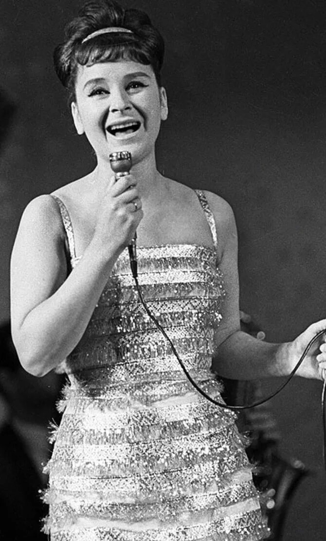 лариса мондрус. певица аида ведищева. лариса мондрус фото. аида ведищева фото. майя кристалинская.