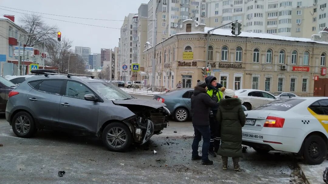 Хендай IX 35 ДТП зимой. Крупное ДТП сегодня Уфа.