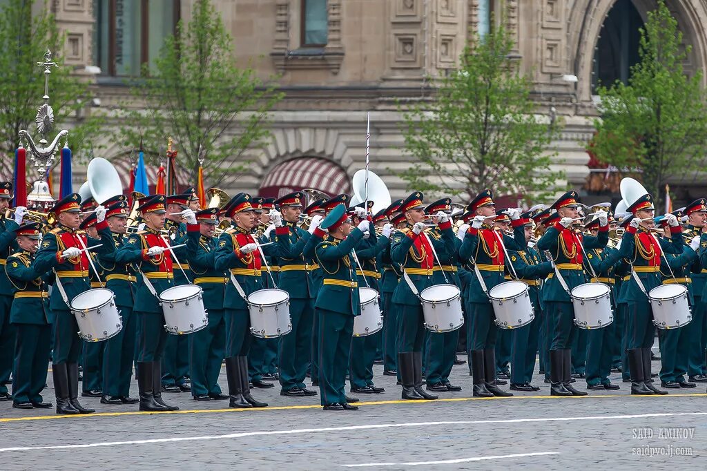 Парад на русском языке. Парад Победы Москва 2019 оркестр. Сводный оркестр на параде Победы на красной площади. Военный оркестр на красной площади в день Победы в Москве. Сводный оркестр на параде Победы.