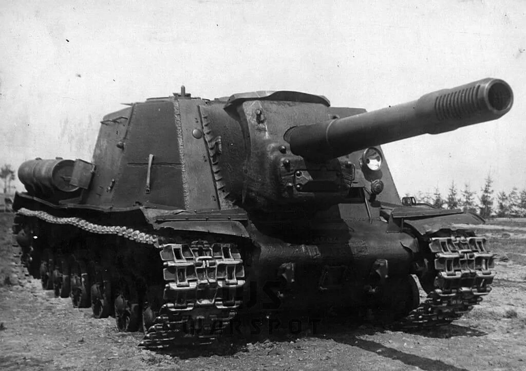 Название танков в годы войны. Танк ИСУ 152 зверобой. ИСУ 152 1943. САУ зверобой ИСУ-152. САУ Су-152 зверобой.