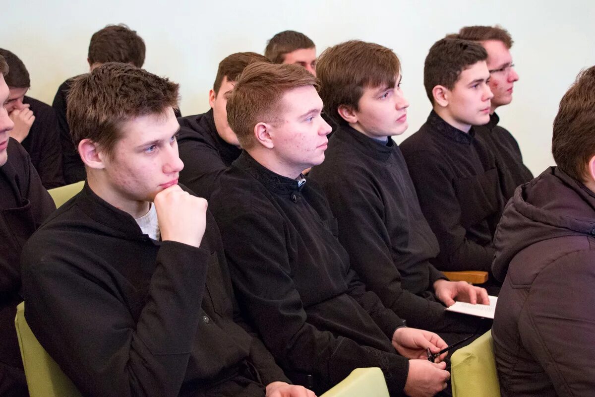 Сретенская духовная академия студенты. Сретенская духовная академия студенты. Студент семинарии. Иван мельник сретенская семинария. Сретенская духовная семинария русской православной церкви.