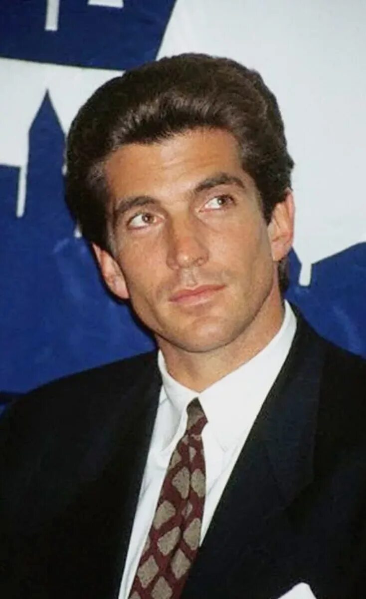 Джон фицджеральд кеннеди-младший. Джон джон кеннеди. Кеннеди младший. Джон джон кеннеди младший. Сын кеннеди.