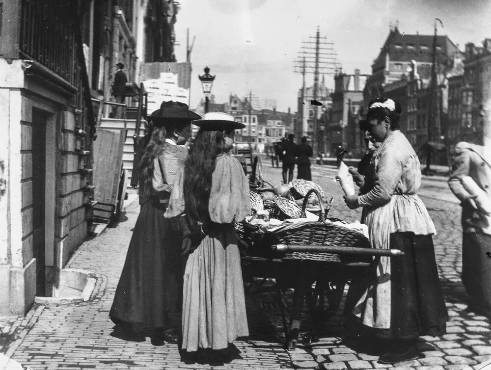 Горожане начало 20 века. Амстердам 1910 год. Горожанин в Англии 19 века. Амстердам 1900. Германия 1900 люди.